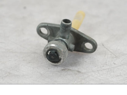 Baksidan på Bensinkran från en KTM 690 SM R -2009 motorcykel.