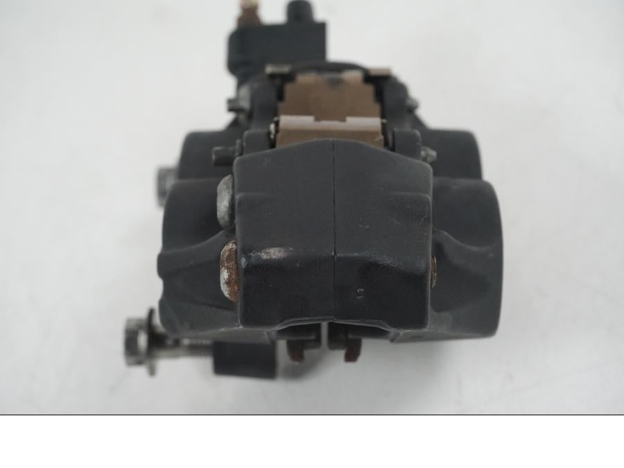 Snett nerifrån på Bromsok från en Yamaha XT 660 X -2005 motorcykel.