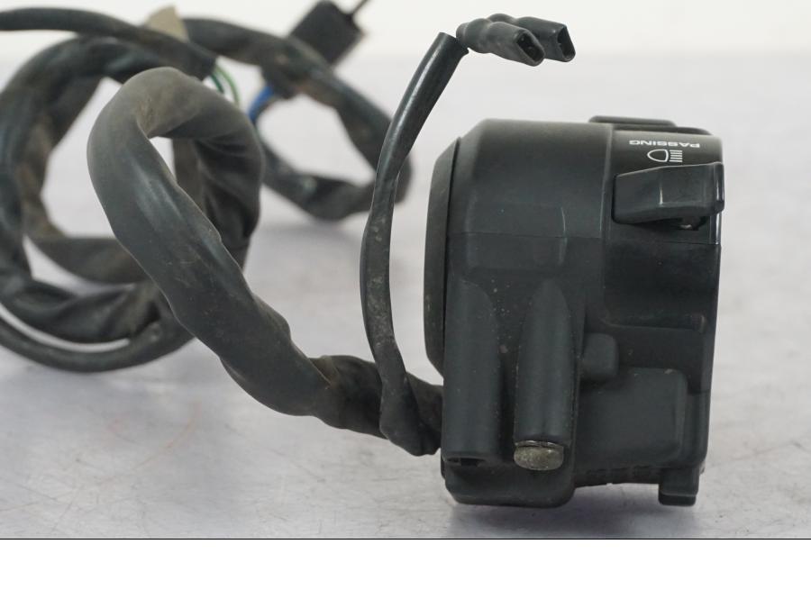 Extrabild2 på Styrelreglage från en Honda CBR 1100 XX -1999 motorcykel.