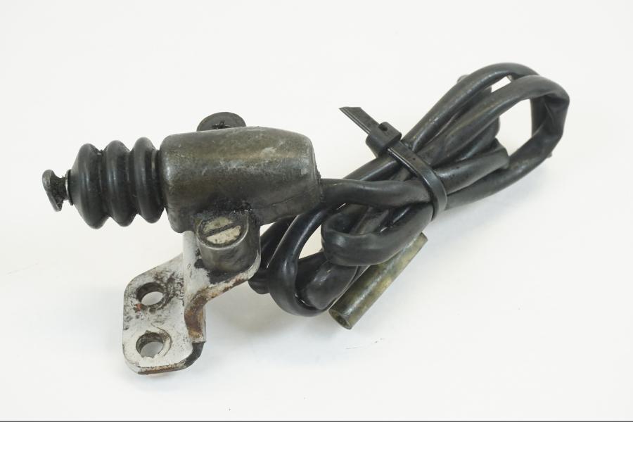 Baksidan på Sidostödsbrytare från en Yamaha XJ 600 -1984 motorcykel.