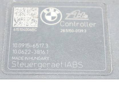 Vänster sida på ABS Modulator från en BMW K 1600 -2015 motorcykel.