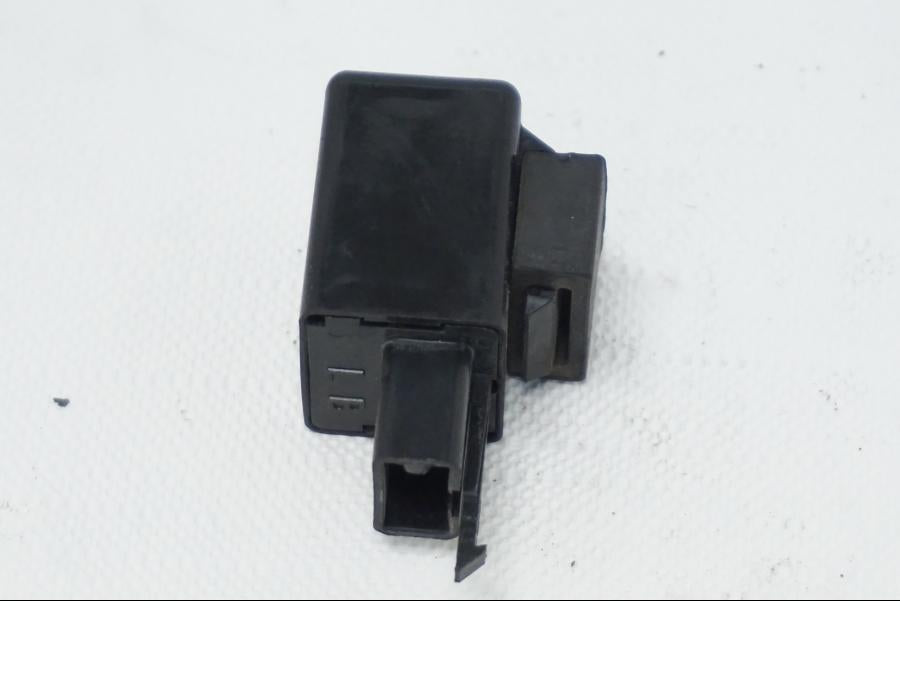 Baksidan på Blinkersrelä från en Yamaha TDM 850 -1998 motorcykel.