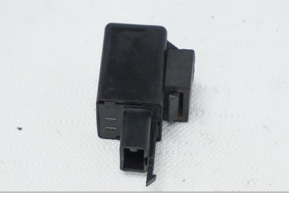 Baksidan på Blinkersrelä från en Yamaha TDM 850 -1998 motorcykel.