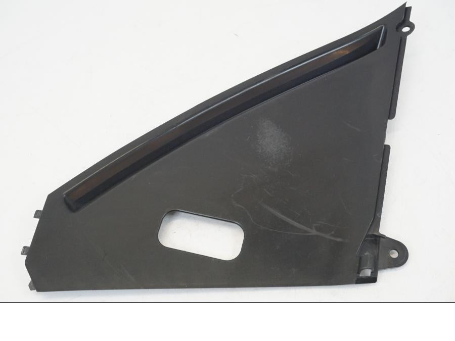 Framsidan på Sidkåpa från en Suzuki GSX 1300 R -2017 motorcykel.