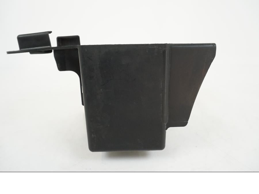 Vänster sida på Batterihållare från en Kawasaki VN 1500 -1996 motorcykel.