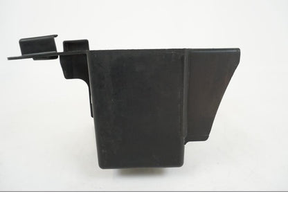 Vänster sida på Batterihållare från en Kawasaki VN 1500 -1996 motorcykel.