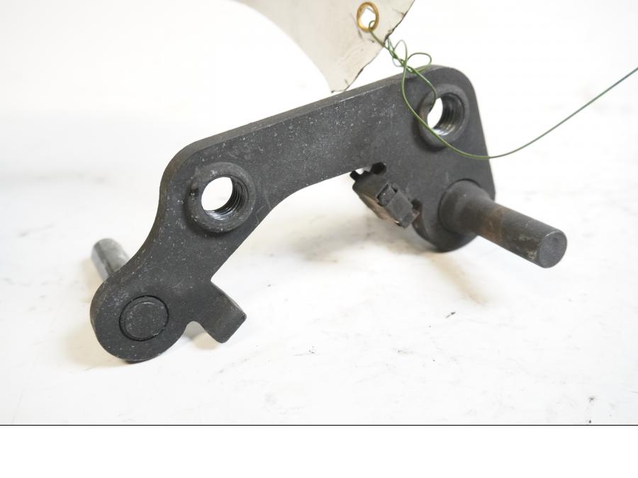 Baksidan på Bromsoksfäste från en Kawasaki ER-6N -2011 motorcykel.