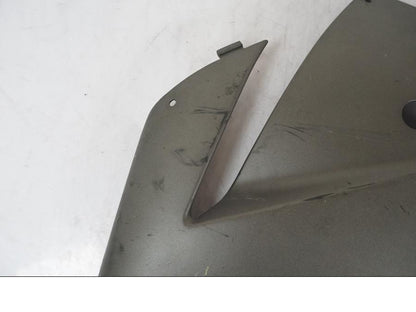 Snett uppifrån på Magkåpa från en Kawasaki ZX-10R -2005 motorcykel.