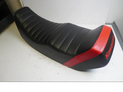 Baksidan på Sadel från en Kawasaki GPZ 1100 -1985 motorcykel.