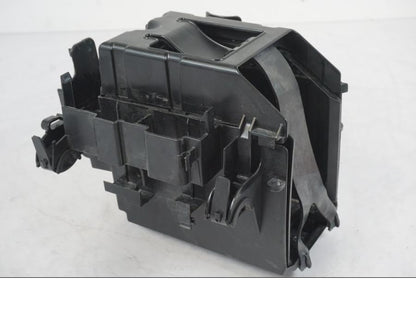 Framsidan på Batterihållare från en BMW R 1250 GS -2021 motorcykel.
