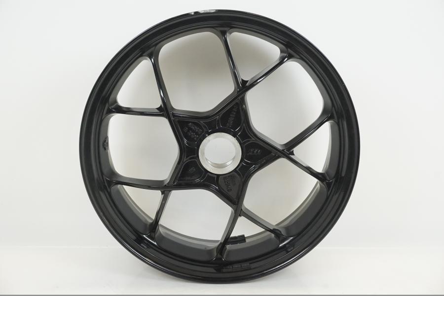 Framsidan på Fälg från en KTM 1290 Super Duke -2018 motorcykel.