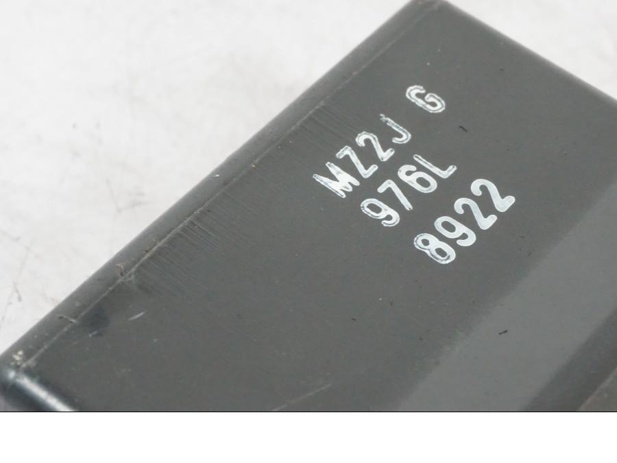 Höger sida på CDI / ECU från en Honda CBR 1000 F -1999 motorcykel.