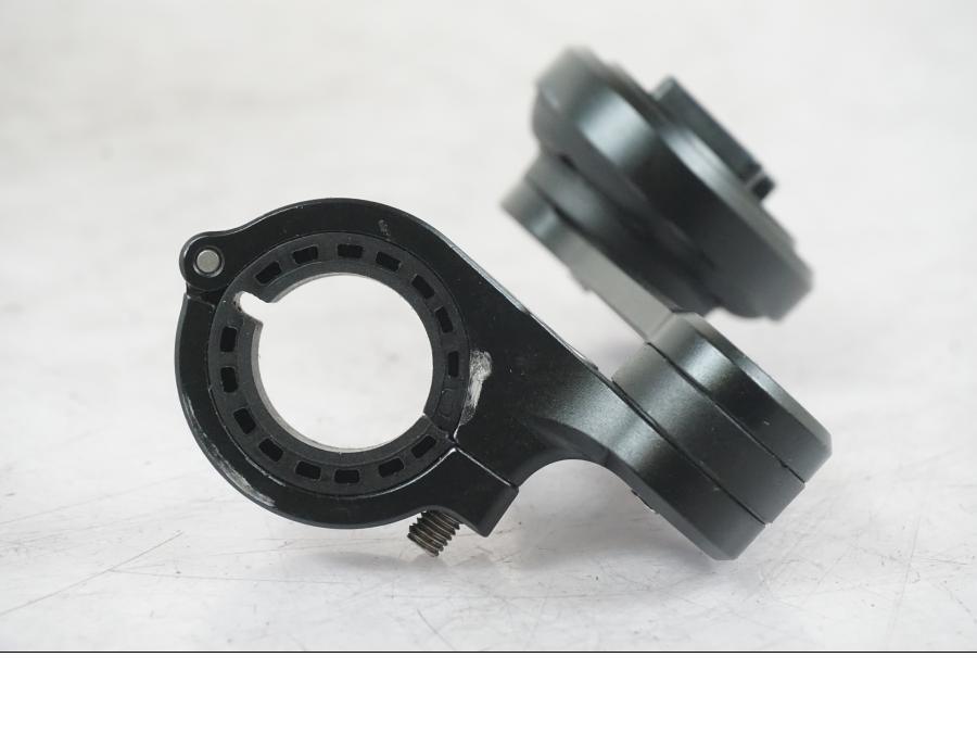 Snett uppifrån på GPS/Mobilhållare från en Kawasaki ZZ-R 1400 -2009 motorcykel.