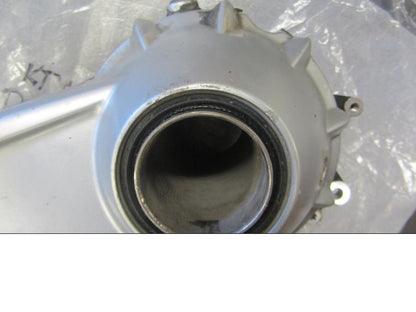 Snett uppifrån på <p>!OBS LÄS ALL TEXT!</p>

<p>Slutväxel från BMW R 1200 GS 2009.</p>

<p>Adventure. Defekt invändigt, ej användbar. Se bilder</p> motorcykel.