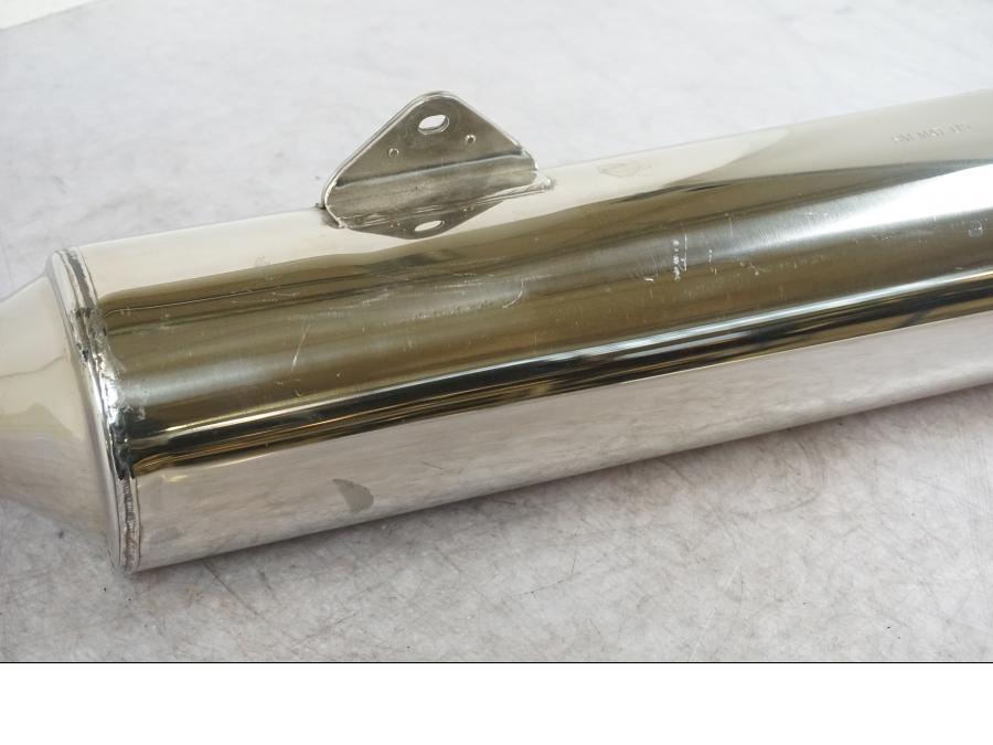 Höger sida på Ljuddämpare från en Honda CBR 1100 XX -2003 motorcykel.