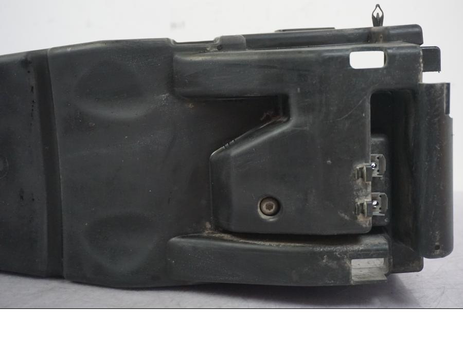 Extrabild4 på Undertail från en Triumph Tiger -2009 motorcykel.