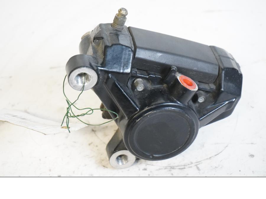 Höger sida på Bromsok från en Yamaha XVS 1100 -2000 motorcykel.