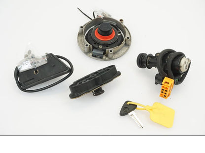 Baksidan på Låssats från en BMW R 1150 R -2002 motorcykel.