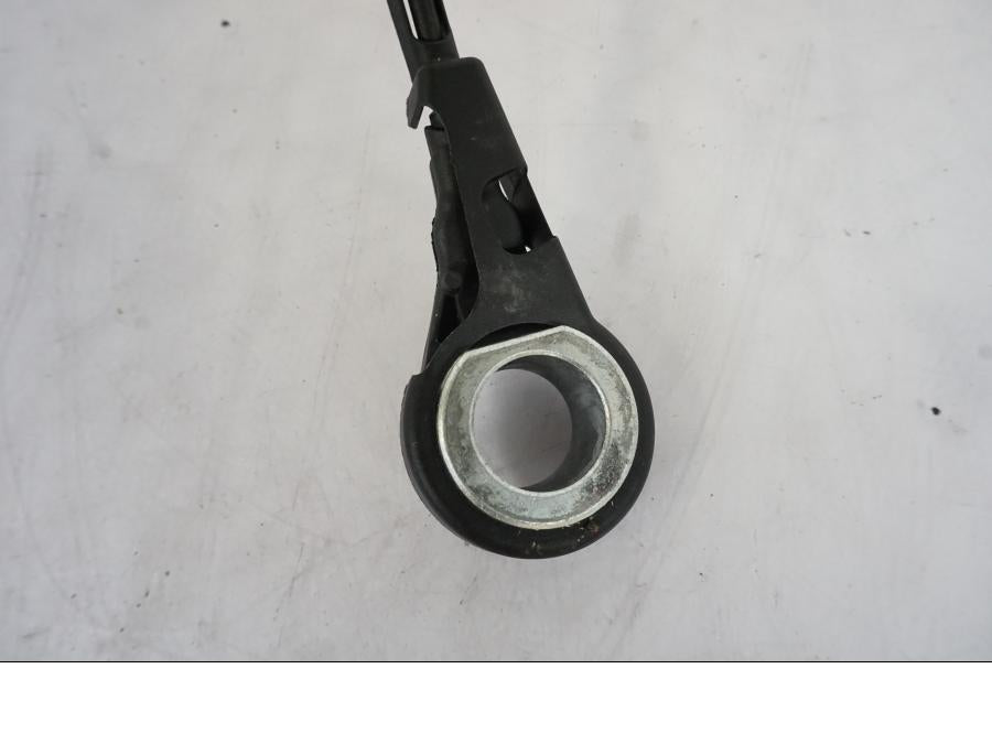 Baksidan på ABS givare från en H-D Softail Sport Glide FLSB -2022 motorcykel.