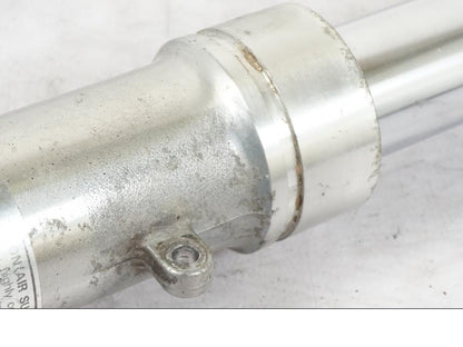 Snett uppifrån på Gaffelben från en Kawasaki KL 650A -1987 motorcykel.