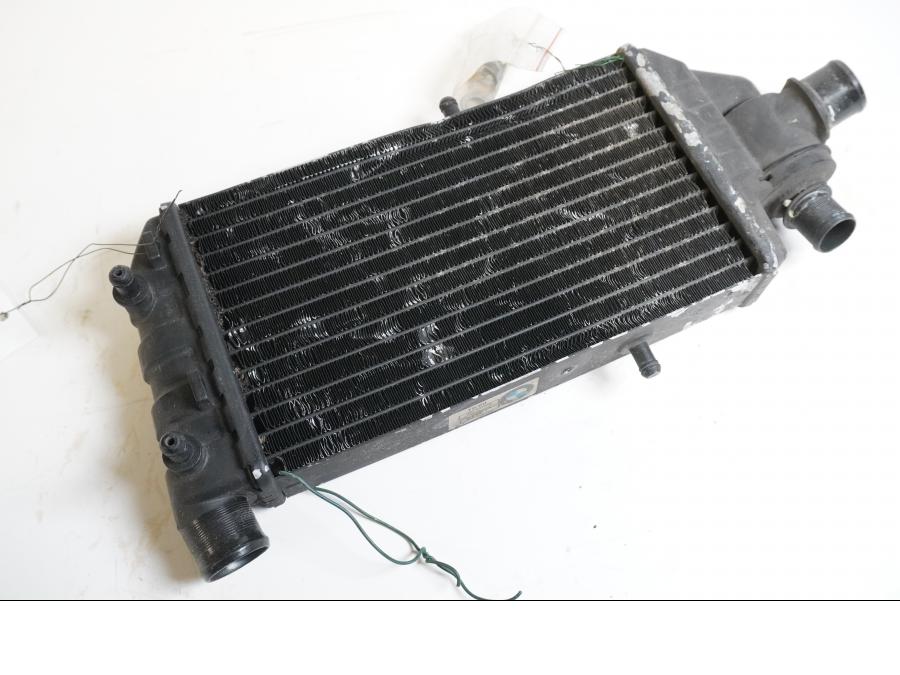 Framsidan på Vattenkyl från en BMW K 1200 LT -2007 motorcykel.