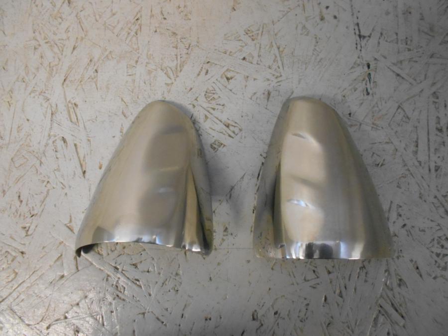 Framsidan på Ljuddämpardekor från en Triumph Speed Triple -2011 motorcykel.