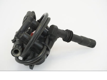 Vänster sida på Tändspole från en BMW R 1150 R -2002 motorcykel.