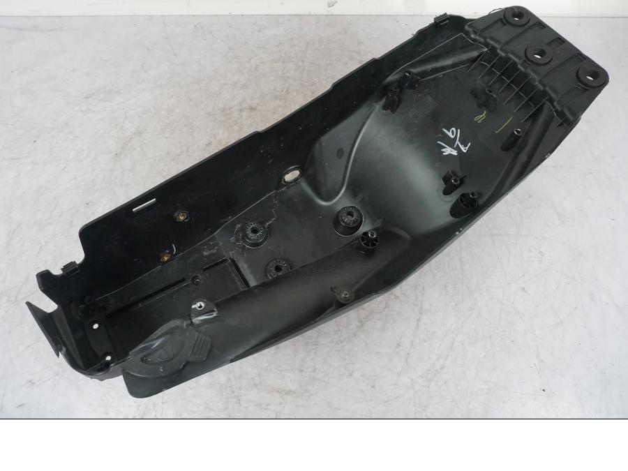 Framsidan på Undertail från en Ducati Multistrada V4 -2024 motorcykel.