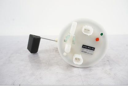 Baksidan på Bensinpump insprut från en Honda VFR 1200 -2010 motorcykel.