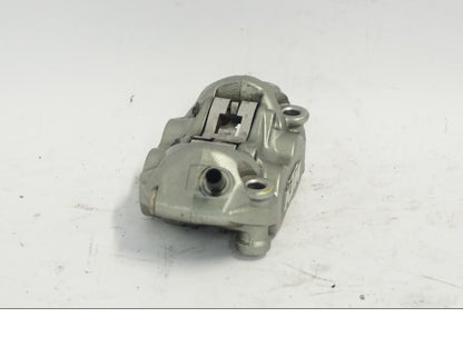 Vänster sida på Bromsok från en KTM 790 Duke -2018 motorcykel.