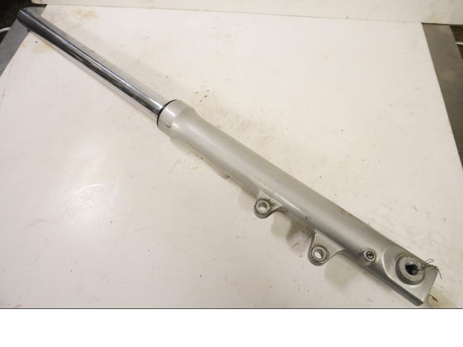 Framsidan på Gaffelben från en Yamaha XV 535 -1988 motorcykel.