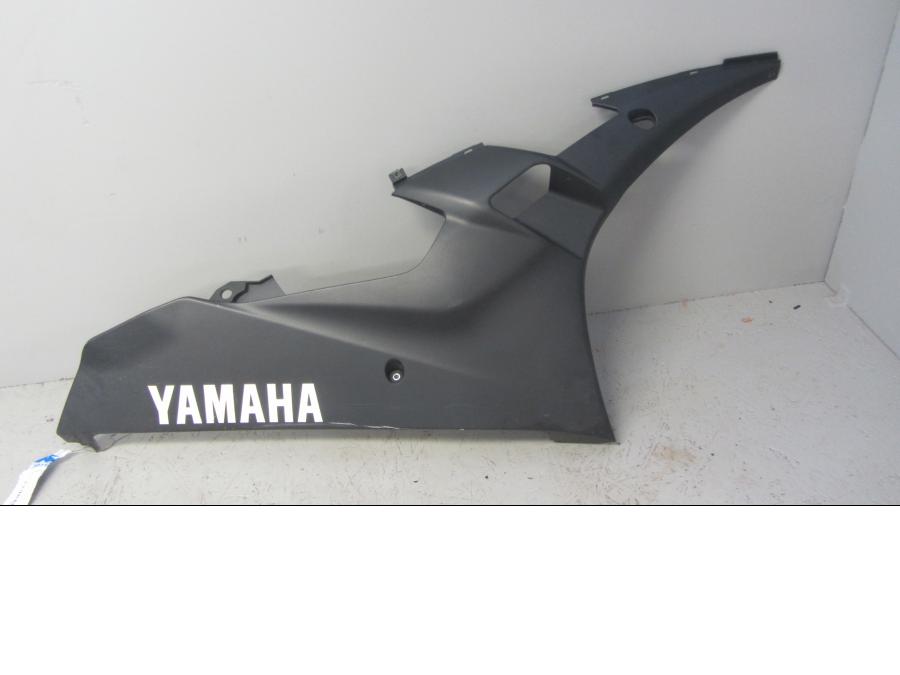 Framsidan på Magkåpa från en Yamaha YZF R6 -2006 motorcykel.