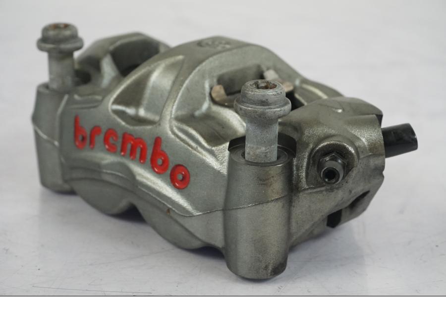 Baksidan på Bromsok från en KTM 1290 Super Duke R -2018 motorcykel.