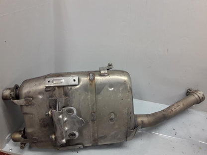 Baksidan på Ljuddämpare från en Yamaha FZ-6 -2004 motorcykel.