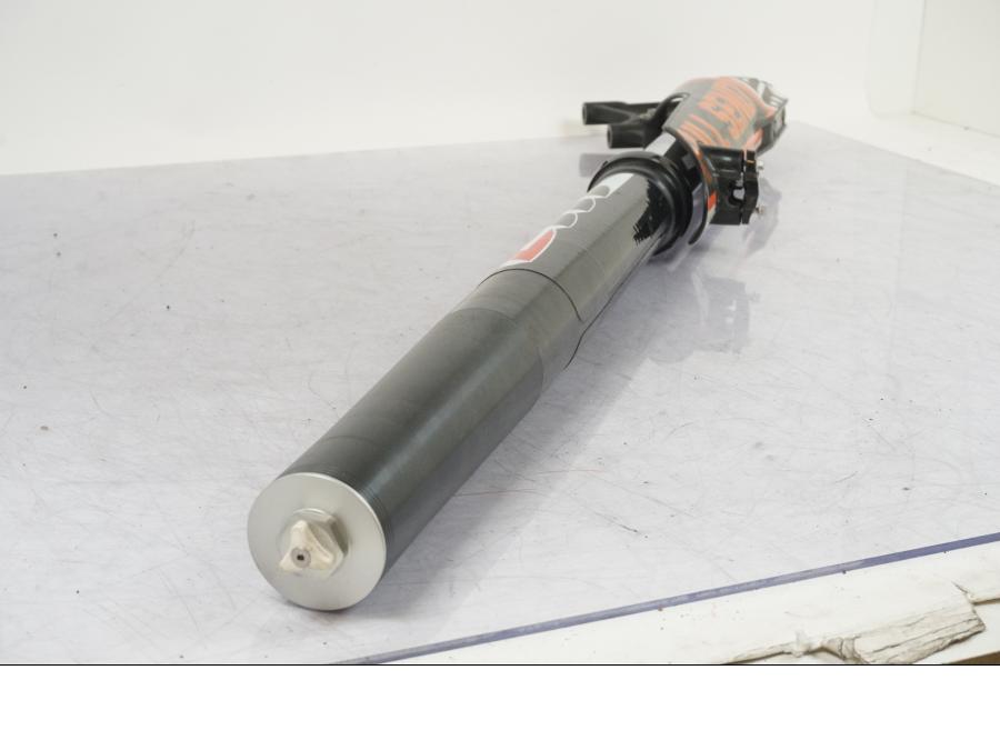 Snett uppifrån på Gaffelben från en KTM 690 SMCR -2020 motorcykel.