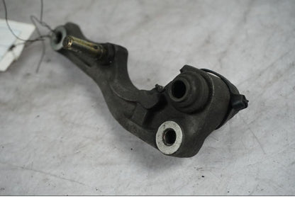 Baksidan på Bromsoksfäste från en Honda XRV 750 -1999 motorcykel.