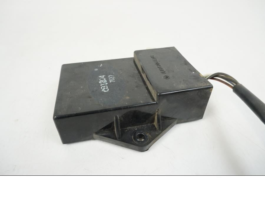 Vänster sida på Avgasstyrbox från en Aprilia RS 250 -1998 motorcykel.