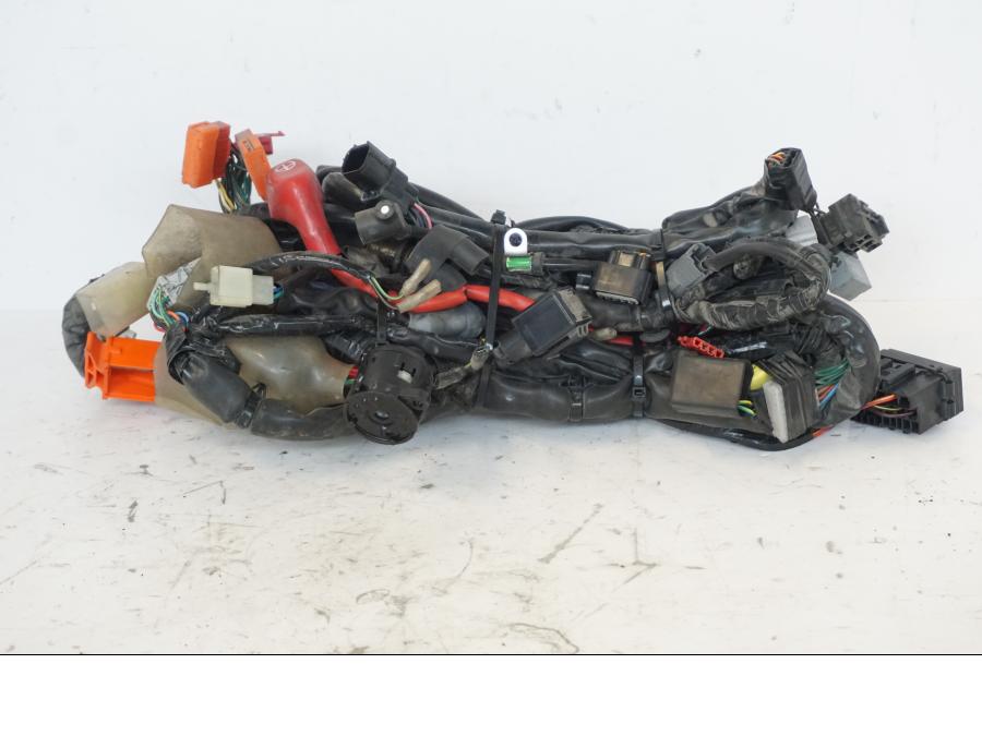 Framsidan på Kabelstam från en Honda SH 300 A -2011 scooter.