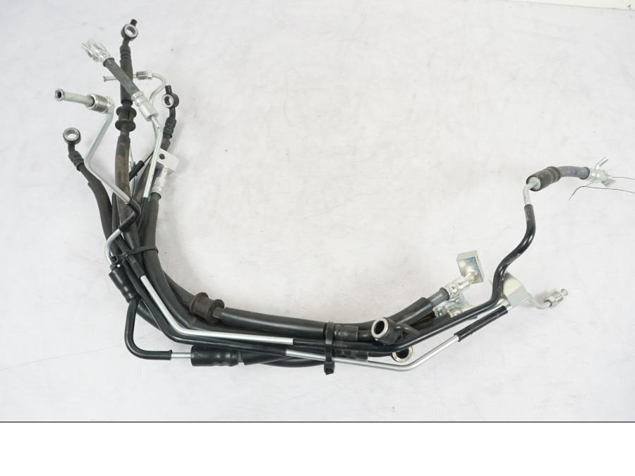 Framsidan på Bromsledning från en Kawasaki Z 900 -2019 motorcykel.