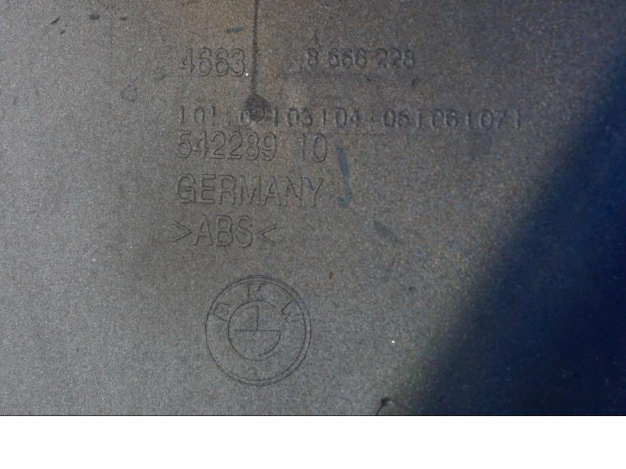 Höger sida på Sidkåpa från en BMW R 1200 RT -2014 motorcykel.