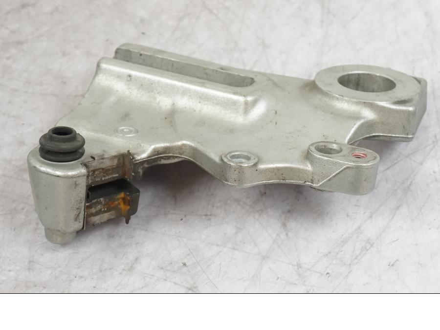 Höger sida på Bromsoksfäste från en Ducati Scrambler 800 -2016 motorcykel.