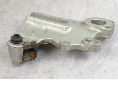 Höger sida på Bromsoksfäste från en Ducati Scrambler 800 -2016 motorcykel.