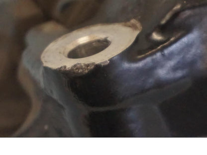 Vänster sida på Bromsok från en KTM 125 Duke -2017 motorcykel.