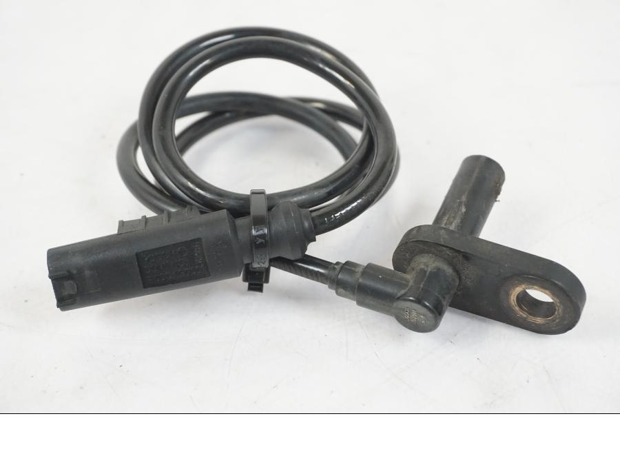 Baksidan på ABS givare från en Kawasaki ER-6F -2010 motorcykel.