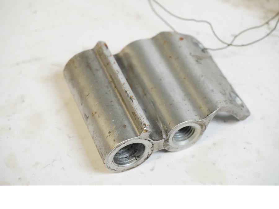 Baksidan på Bromsfördelare från en Yamaha BT 1100 -2004 motorcykel.