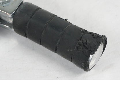 Höger sida på Fotpinnesats från en Yamaha XVS 1100A -2005 motorcykel.