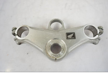 Framsidan på Gaffelkrona från en Honda CBR 125 R -2006 motorcykel.