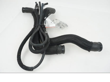 Snett uppifrån på Vattenkyl Slang Set från en Suzuki GSX-R 1000 -2007 motorcykel.