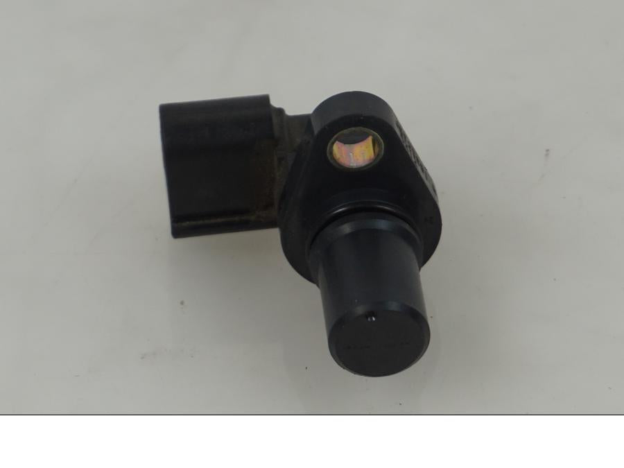 Höger sida på Vevaxelsensor från en Suzuki DL 1000 -2006 motorcykel.