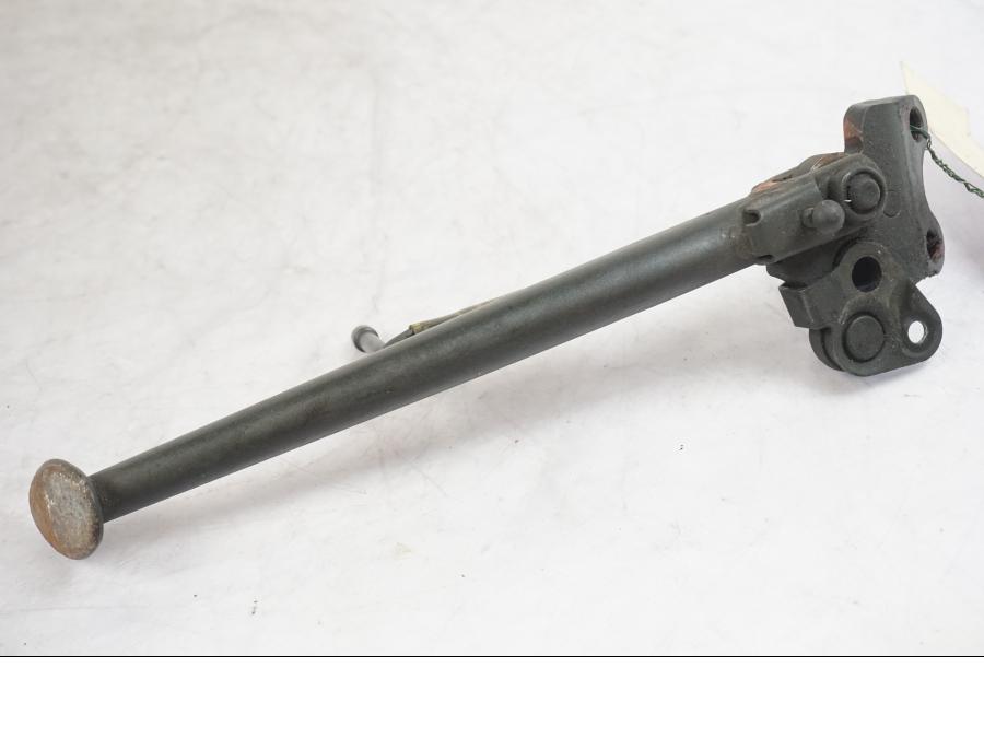 Snett nerifrån på Sidostöd från en Kawasaki ZX-10R -2008 motorcykel.